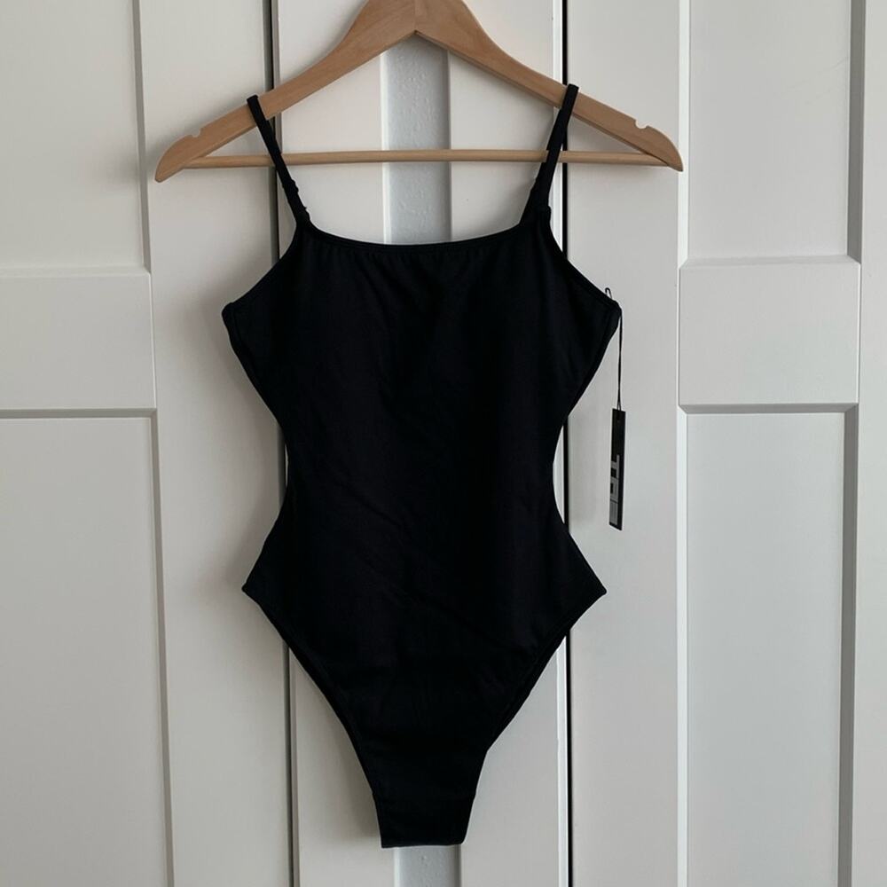 NWT 🏷️ TA3 Lacey Shaping One Piece Lace Back Swimsuit Regular/Long Length XS
